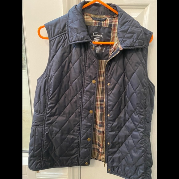 L.L. Bean Quilted Riding Vest - Picture 3 of 3